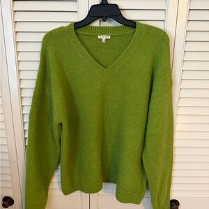 Spring green v-neck sweater - size Medium